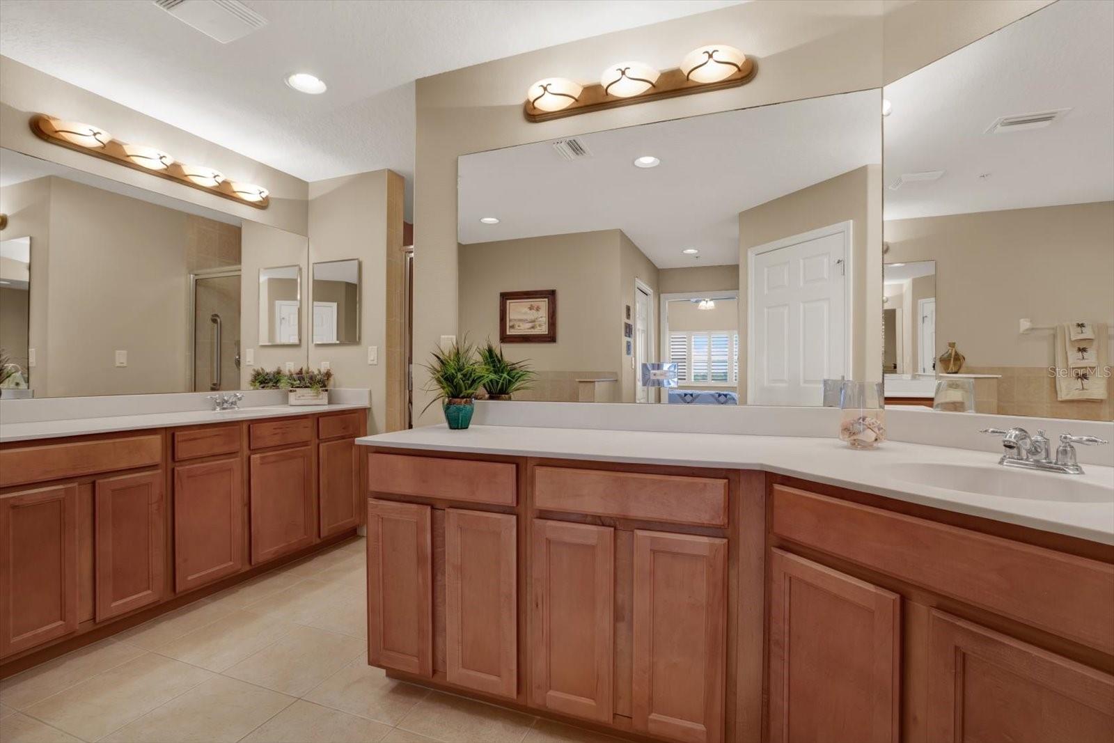 Image 28 of 57 For 7069 Key Haven Road 602