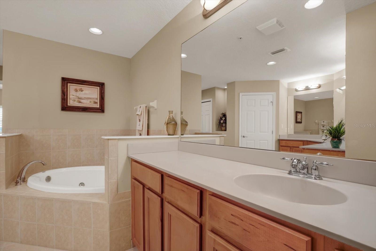 Image 30 of 57 For 7069 Key Haven Road 602