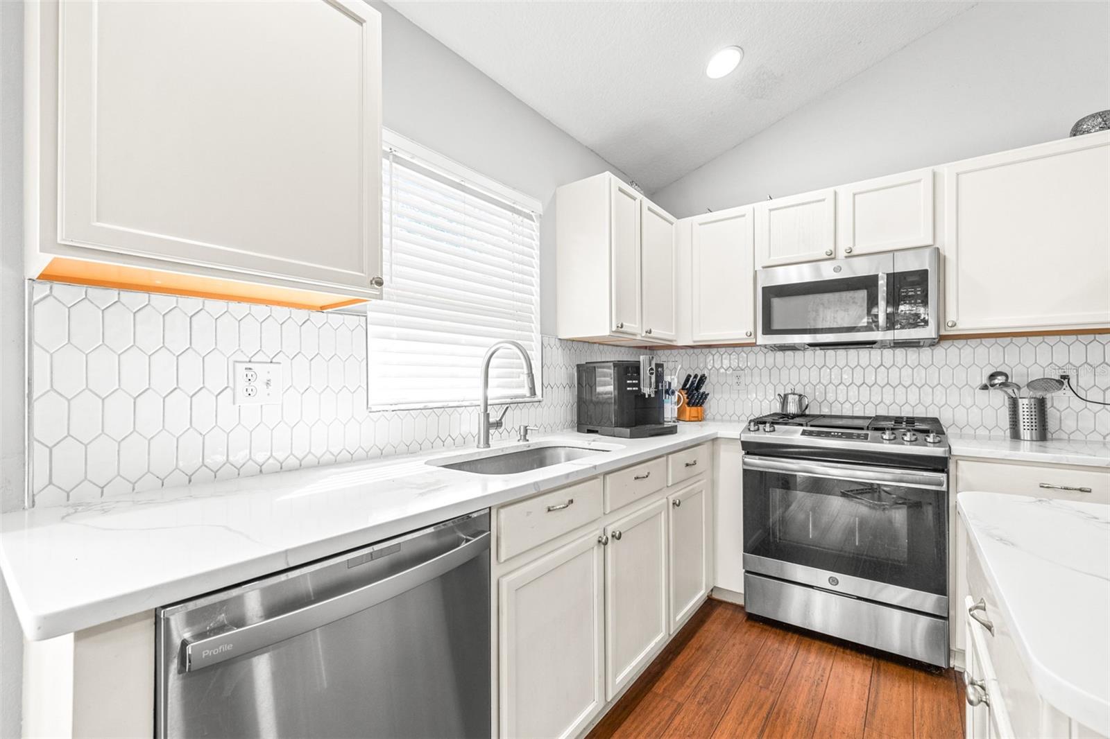 Image 20 of 52 For 16641 Fairbolt Way