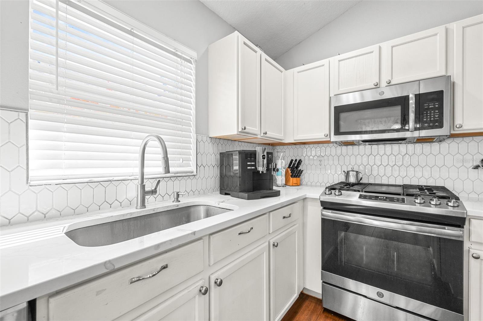 Image 21 of 52 For 16641 Fairbolt Way