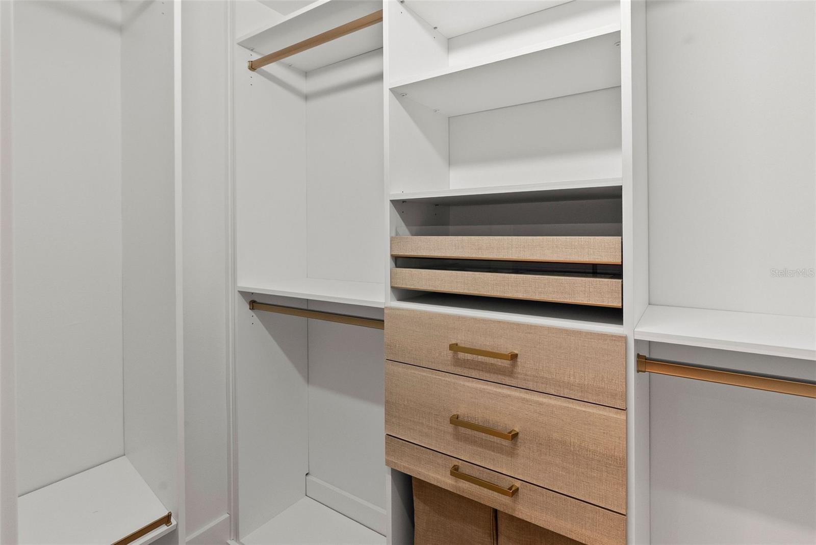 Image 22 of 49 For 2807 Sunset Way