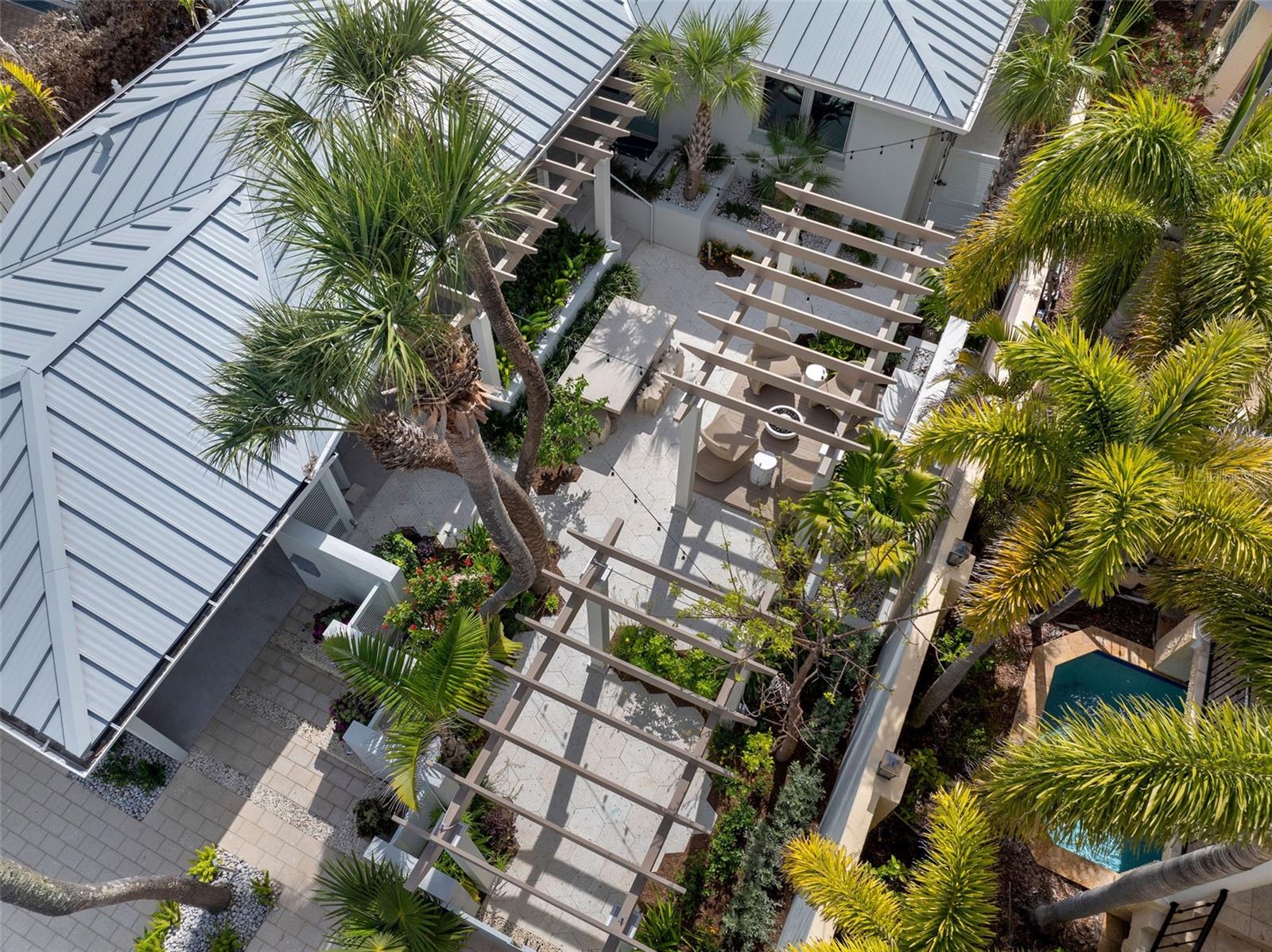 Image 3 of 49 For 2807 Sunset Way