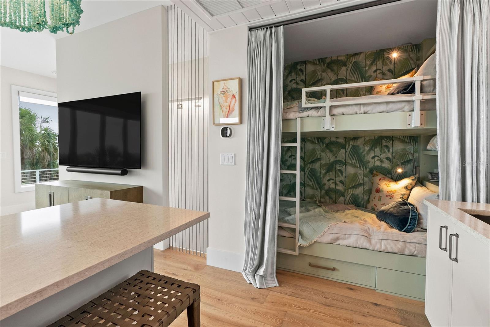 Image 31 of 49 For 2807 Sunset Way