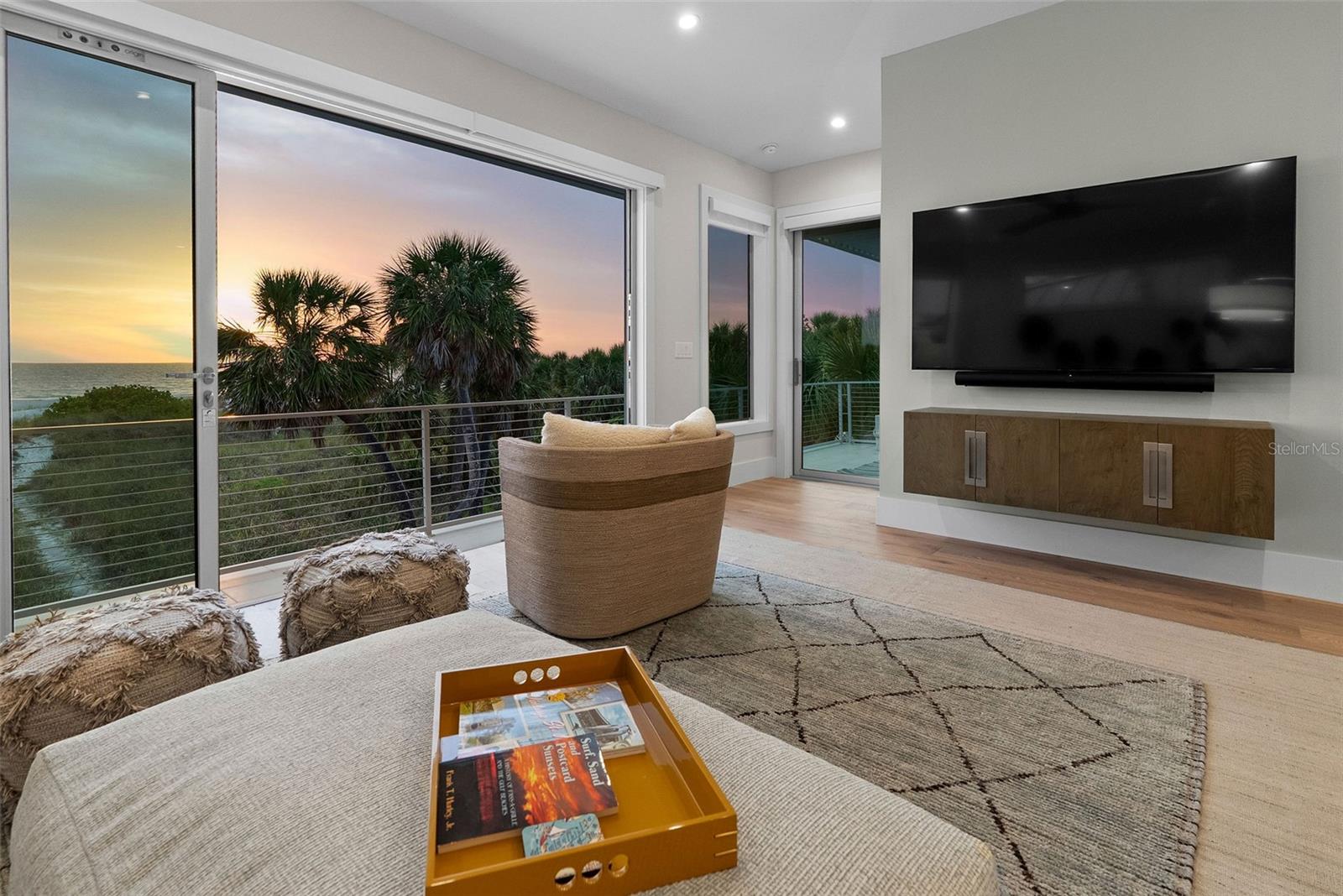 Image 46 of 49 For 2807 Sunset Way