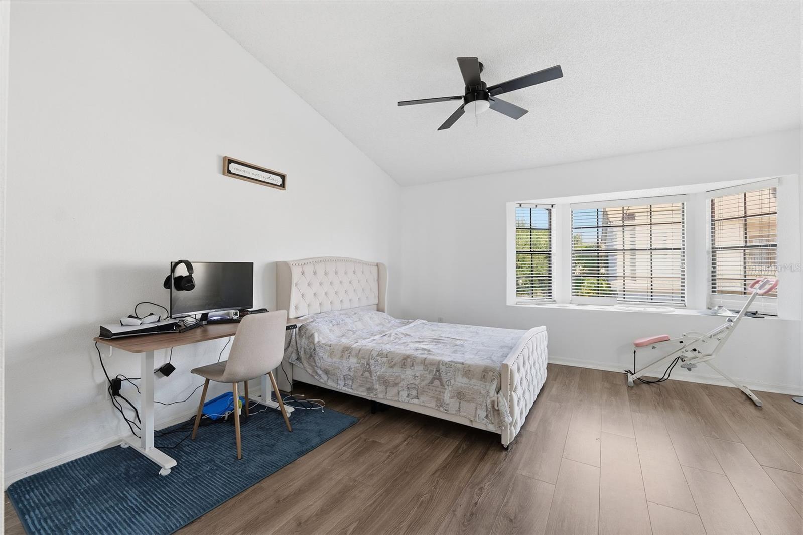 Image 18 of 34 For 10435 Saint Tropez Place 201