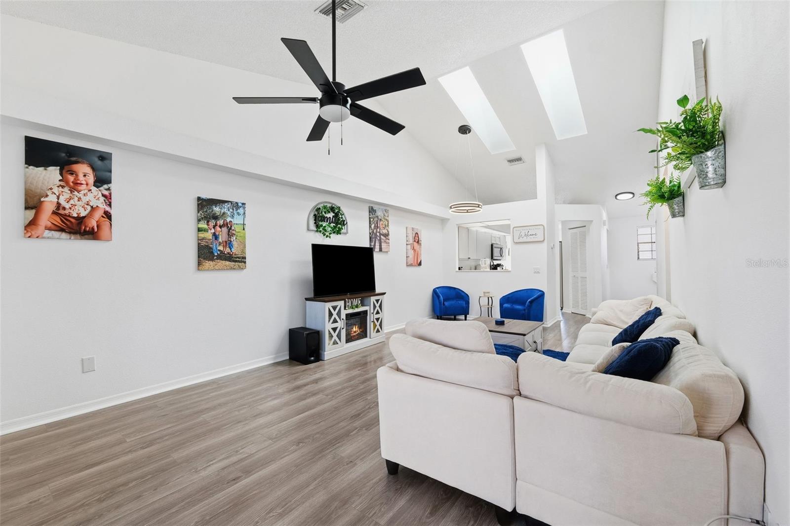 Image 8 of 34 For 10435 Saint Tropez Place 201