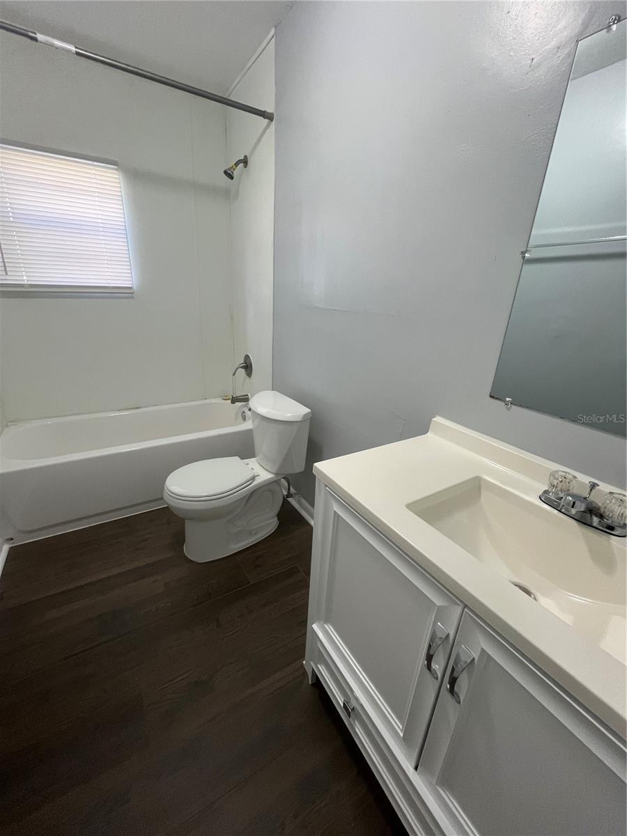 Image 7 of 8 For 810 6th Terrace