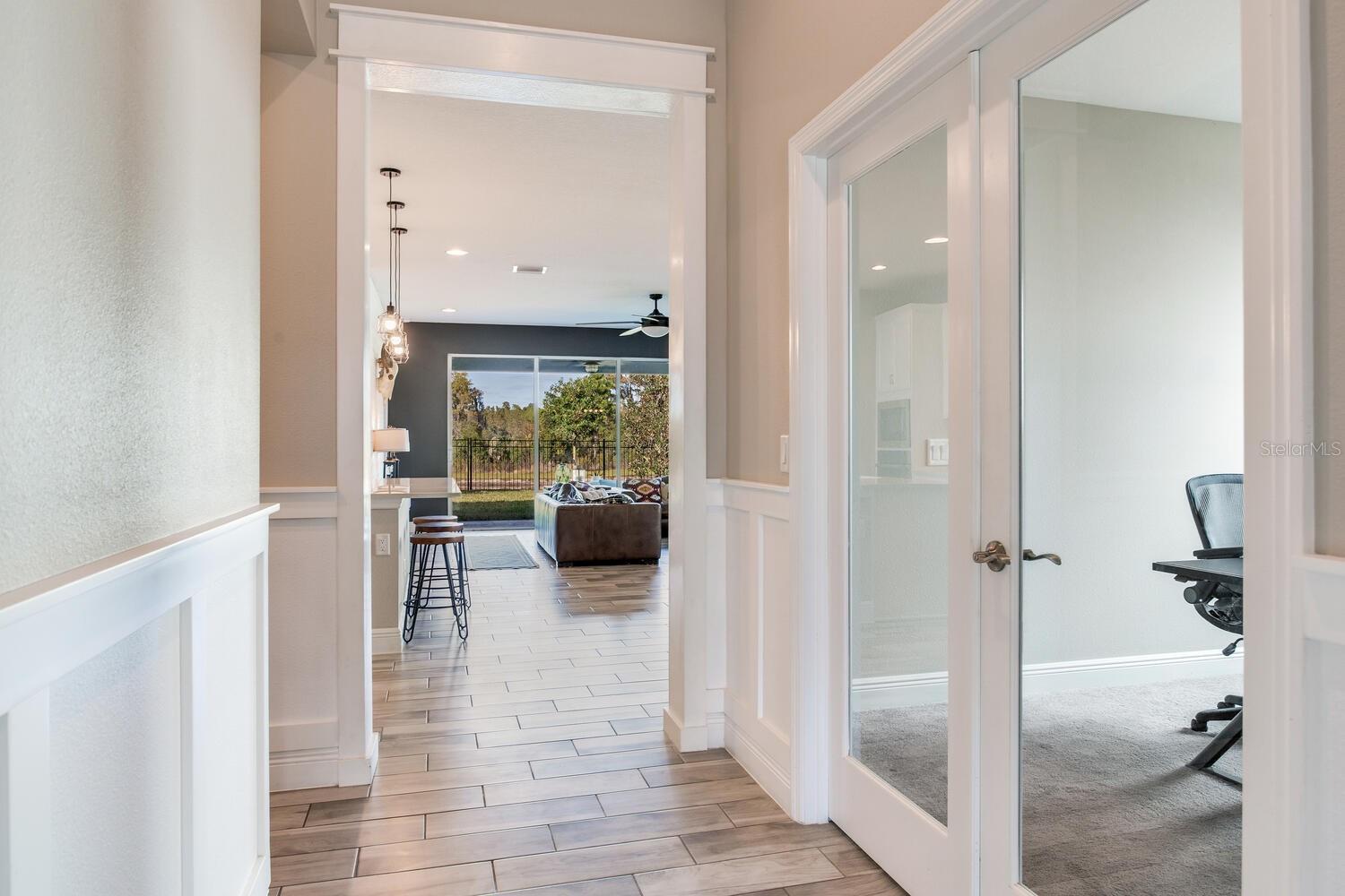 Listing photo id 13 for 18039 Aero Avenue