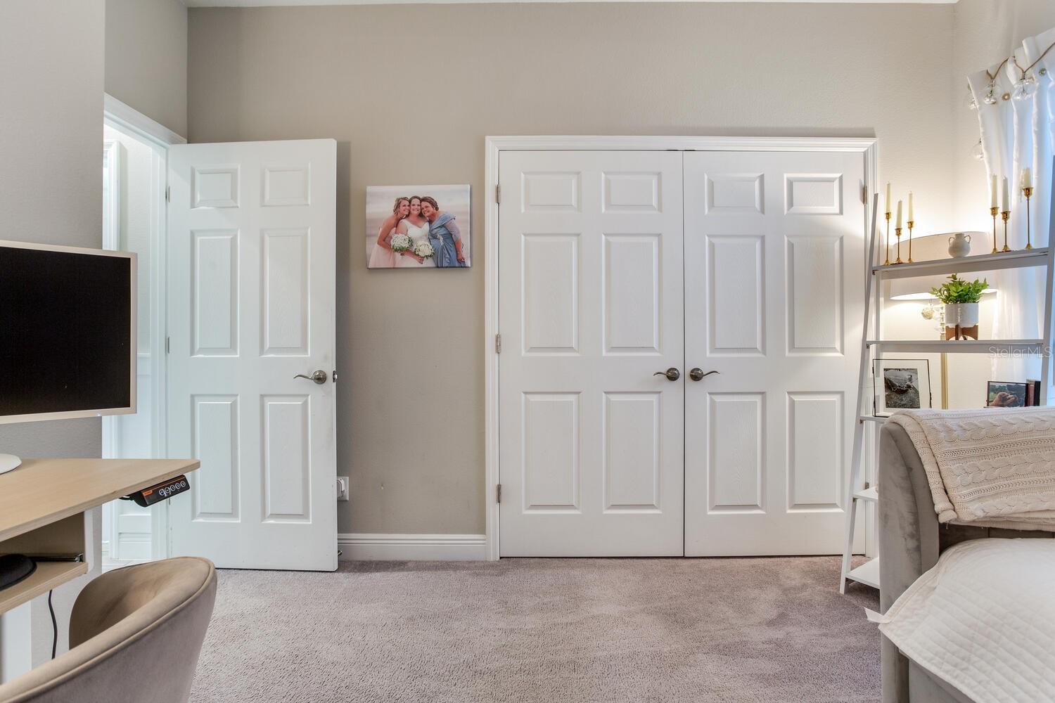 Listing photo id 17 for 18039 Aero Avenue