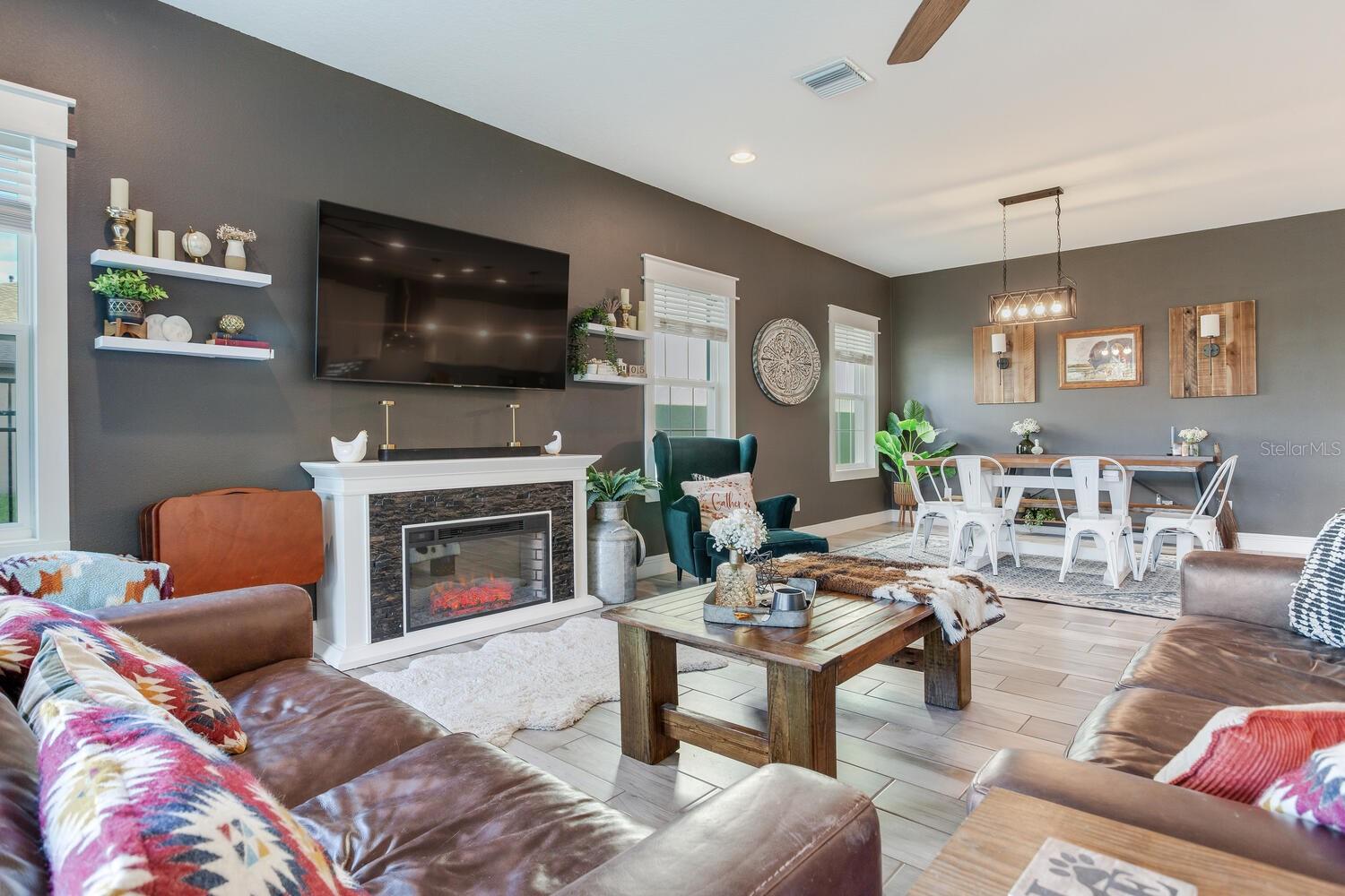 Listing photo id 27 for 18039 Aero Avenue