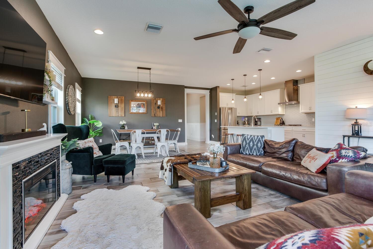 Listing photo id 29 for 18039 Aero Avenue