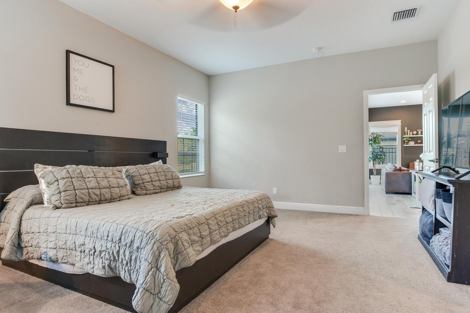 Listing photo id 42 for 18039 Aero Avenue