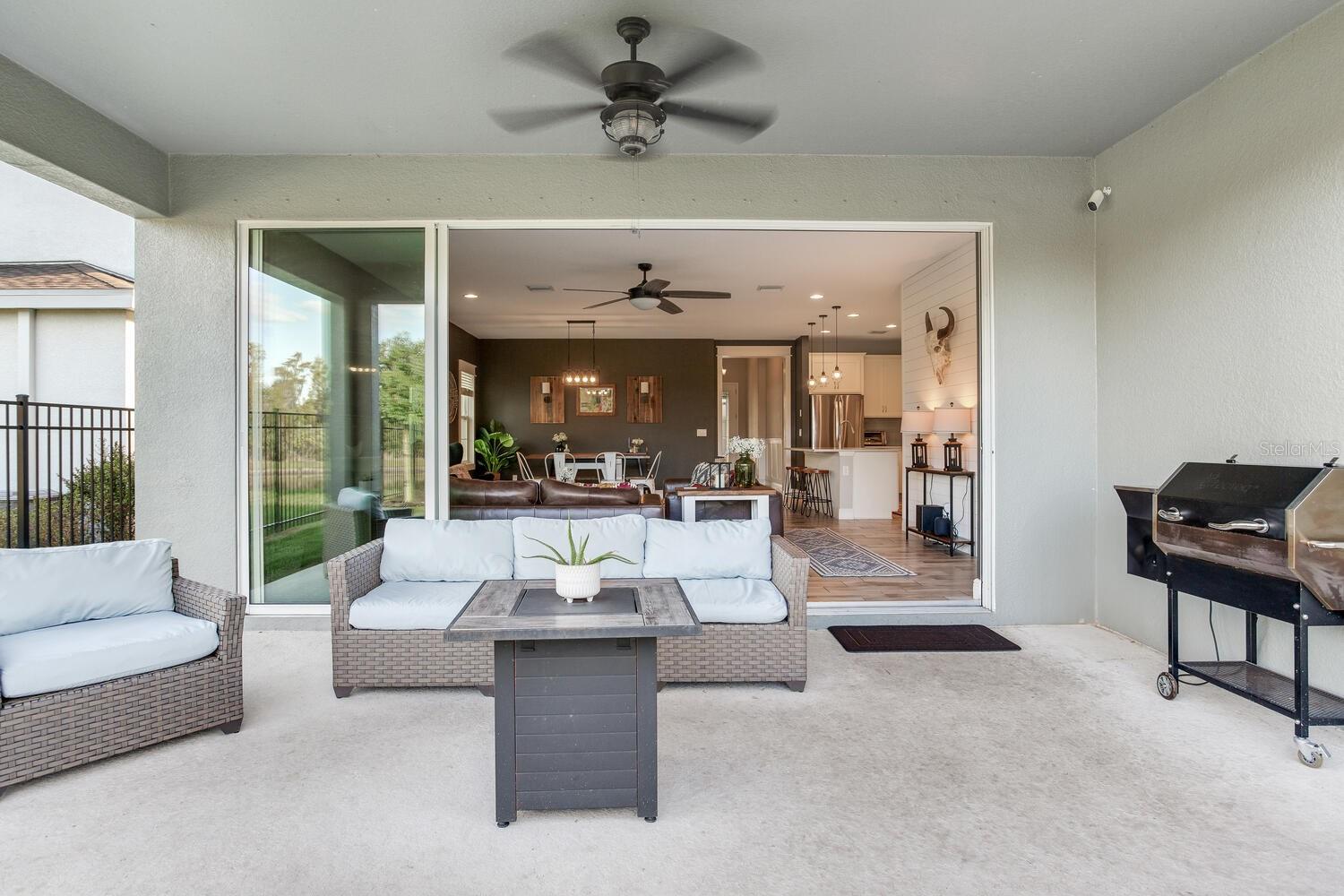 Listing photo id 50 for 18039 Aero Avenue