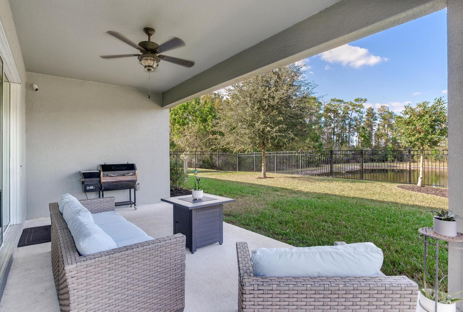 Listing photo id 51 for 18039 Aero Avenue