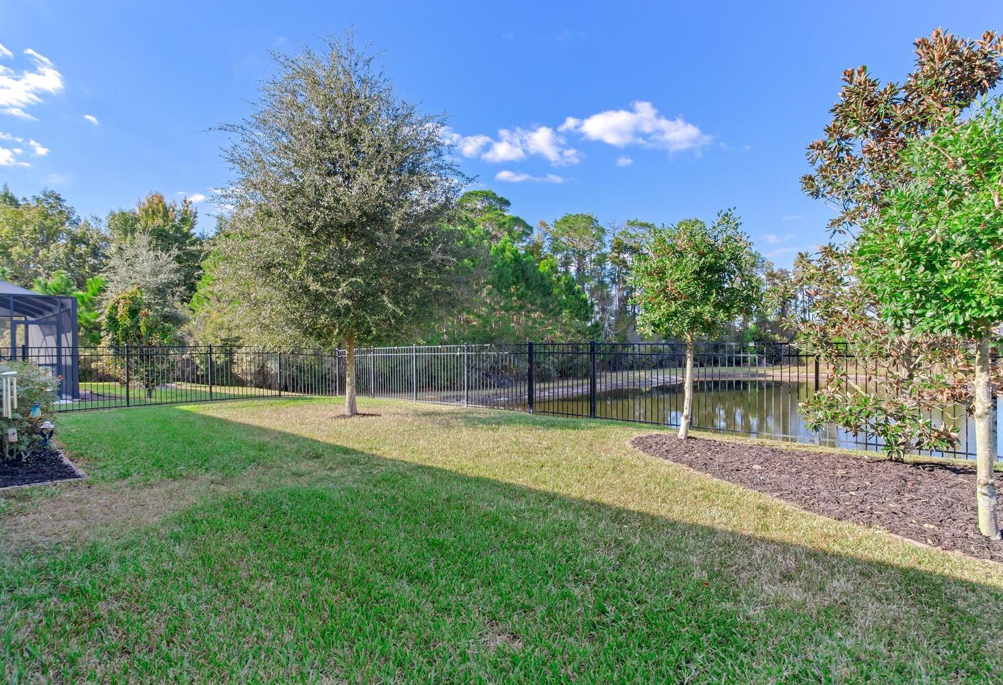 Listing photo id 52 for 18039 Aero Avenue