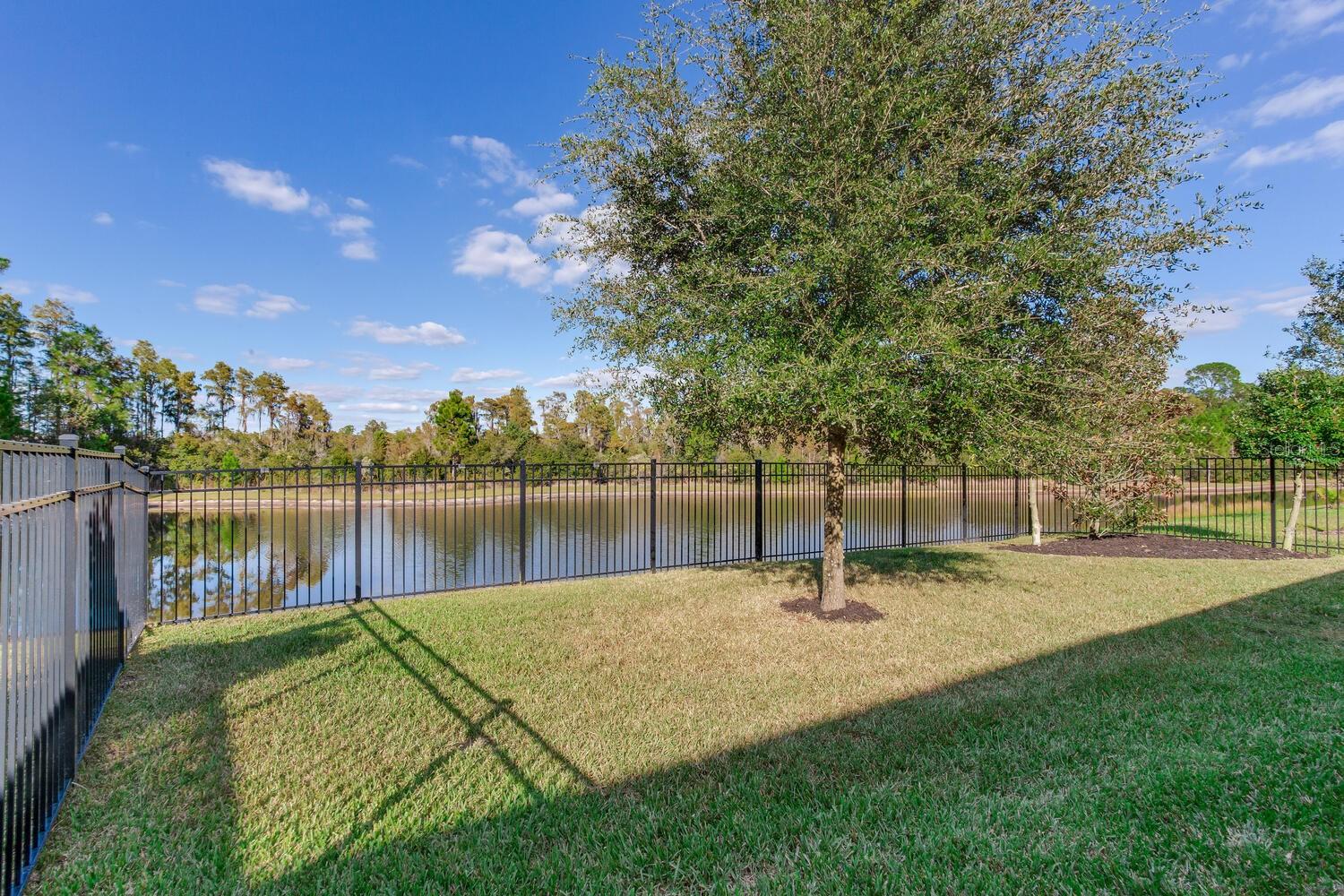 Listing photo id 55 for 18039 Aero Avenue