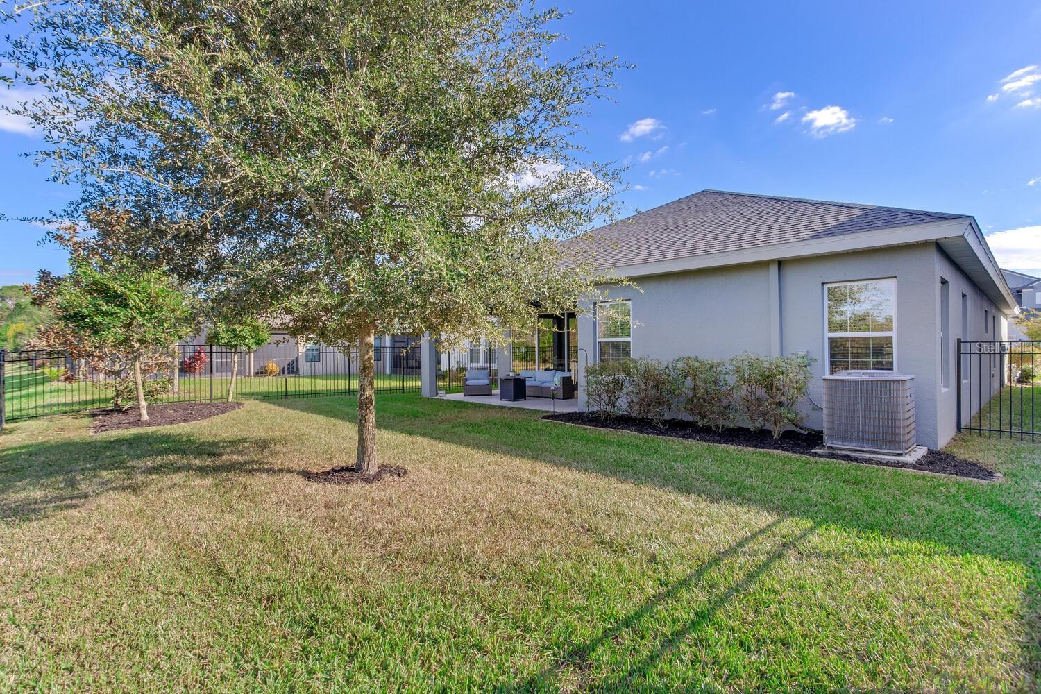 Listing photo id 58 for 18039 Aero Avenue