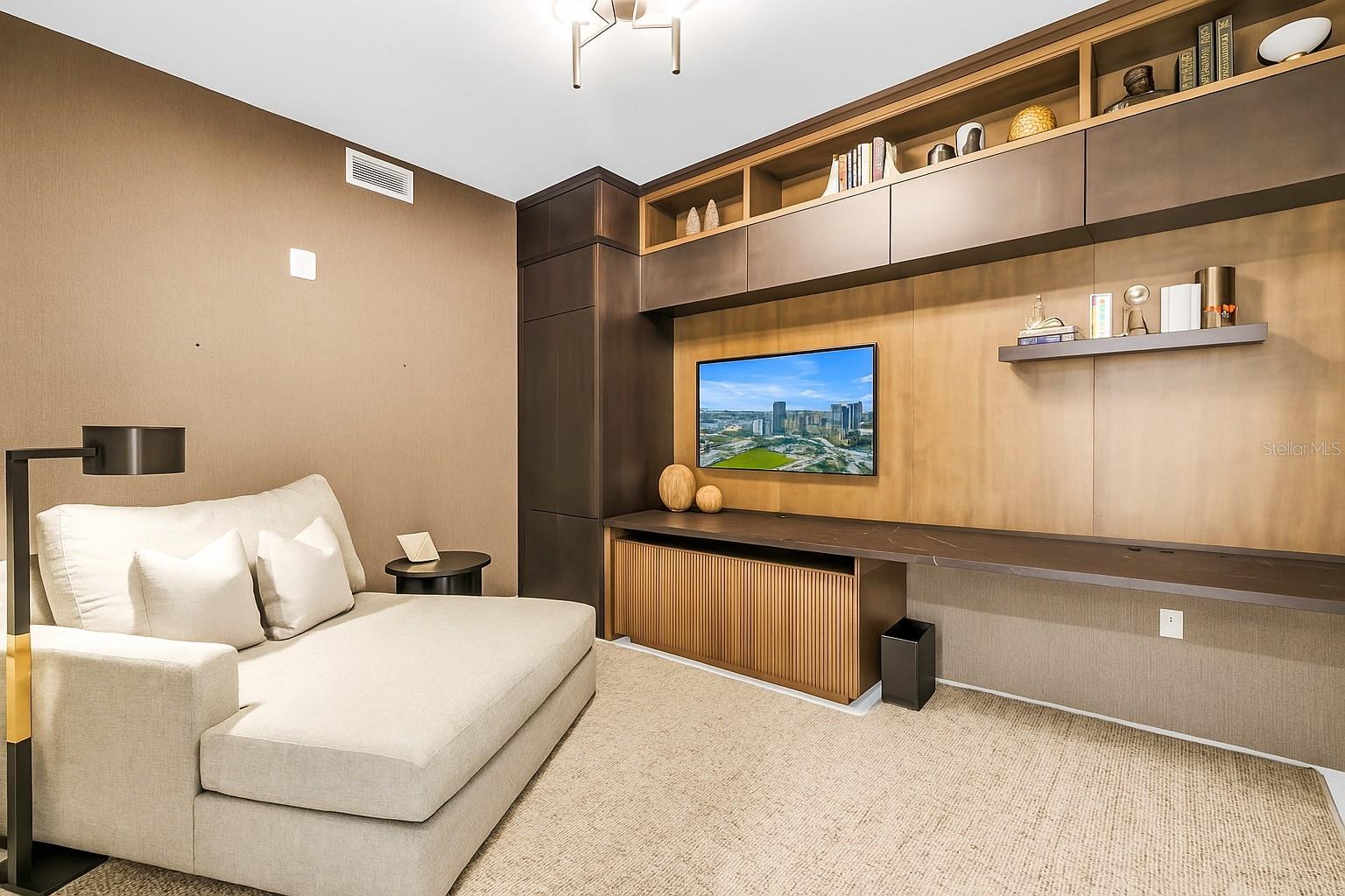 Image 27 of 52 For 301 1st Street S 1501