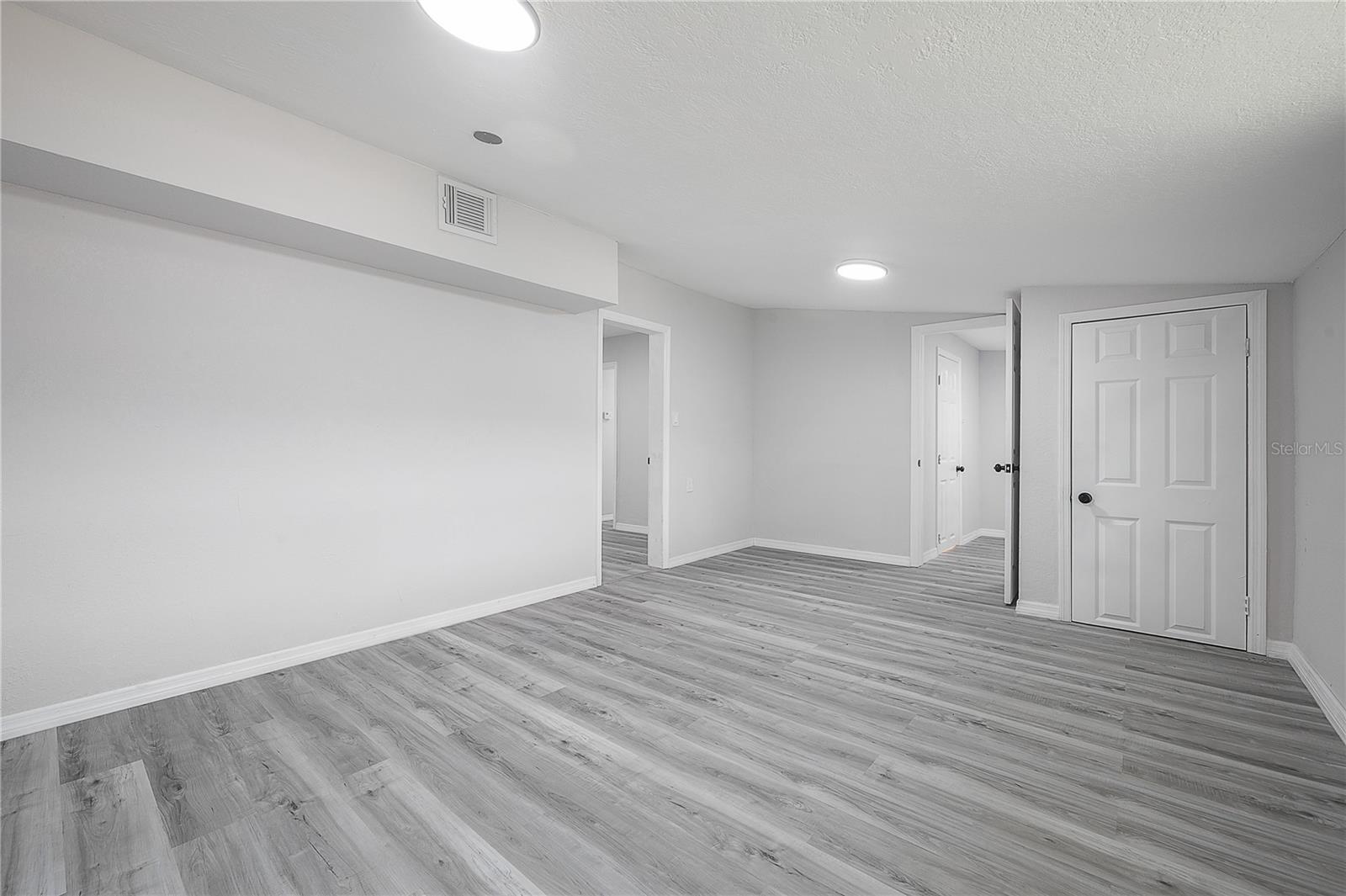 Image 21 of 38 For 38352 Corey Street