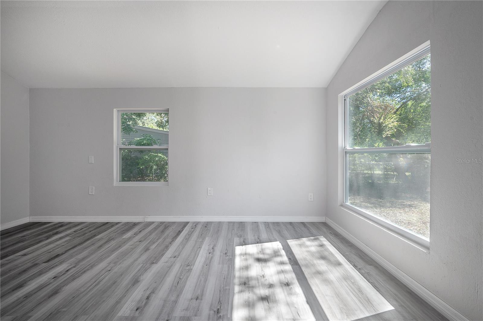 Image 30 of 38 For 38352 Corey Street