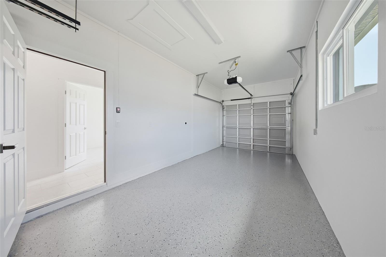 Image 15 of 30 For 10458 - 10460 Pendleton Avenue