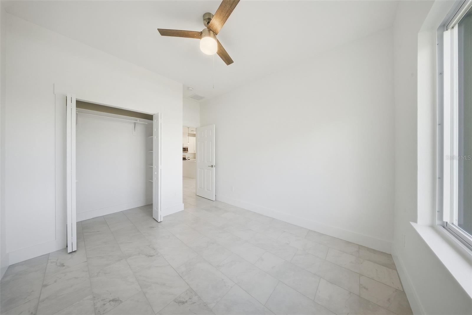 Image 24 of 30 For 10458 - 10460 Pendleton Avenue