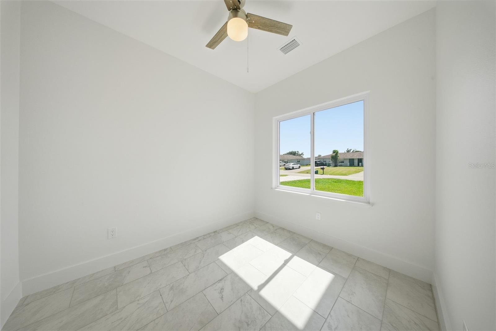 Image 25 of 30 For 10458 - 10460 Pendleton Avenue