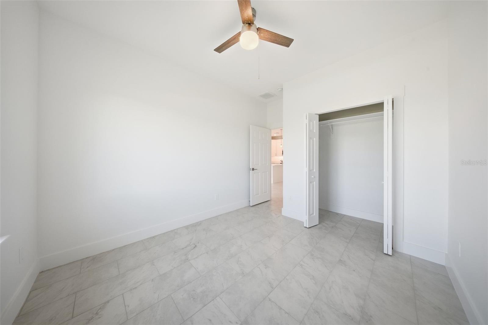 Image 28 of 30 For 10458 - 10460 Pendleton Avenue