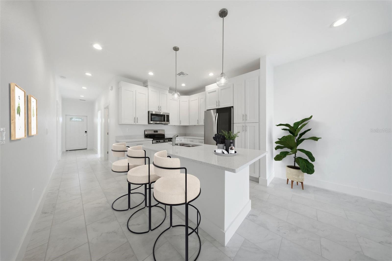 Image 4 of 30 For 10458 - 10460 Pendleton Avenue