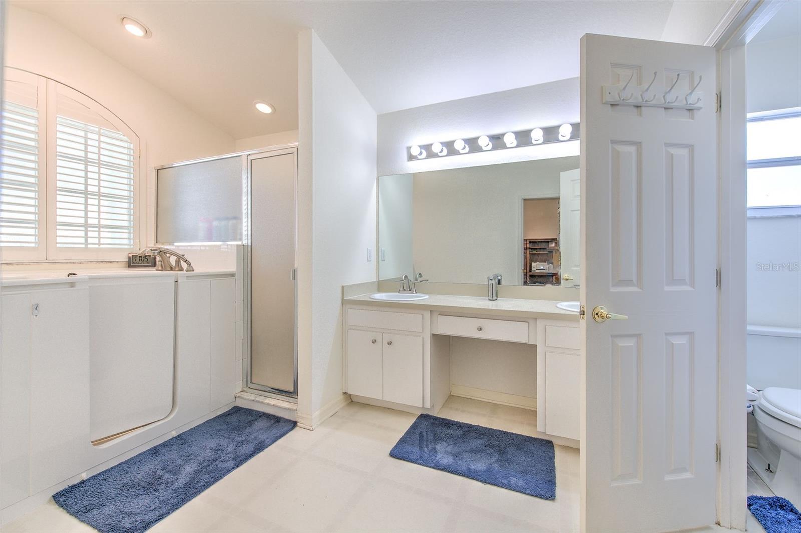 Image 28 of 51 For 6537 Crews Vue Loop