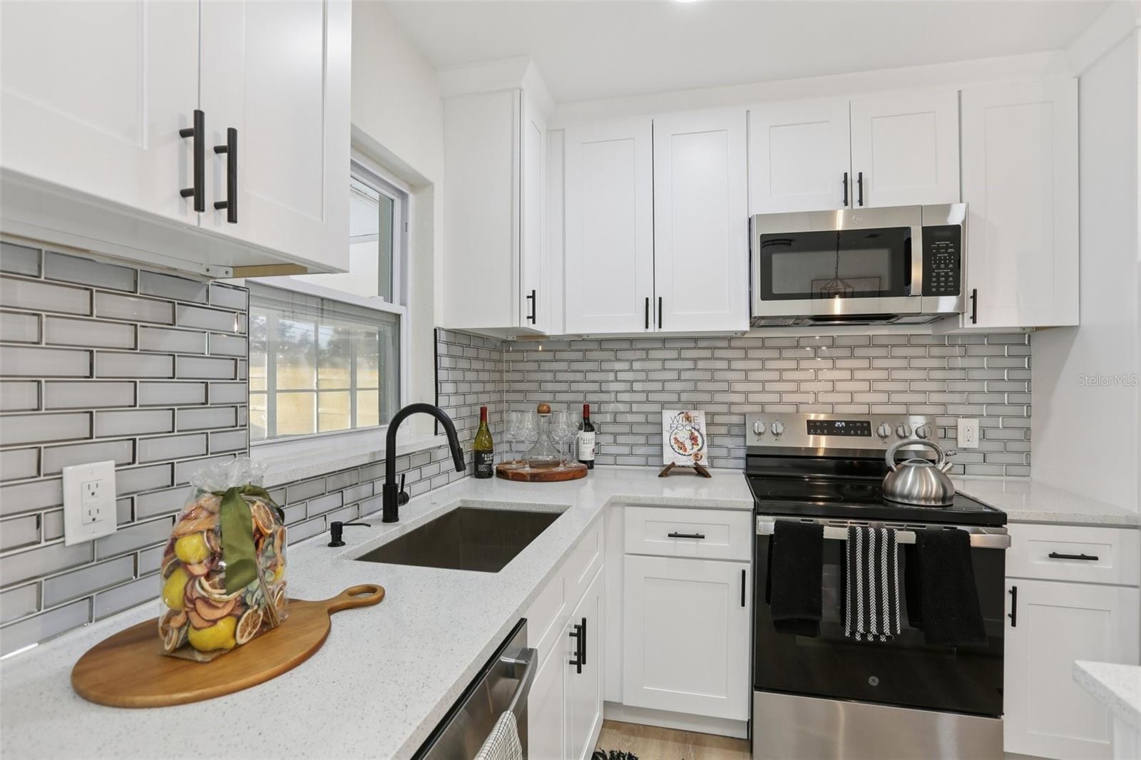 Image 17 of 43 For 1226 Robin Hood Lane