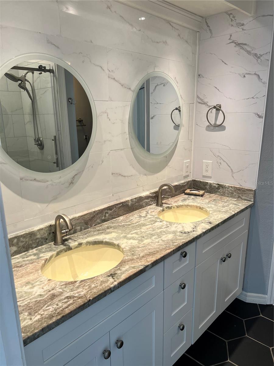 Image 12 of 14 For 7405 Surrey Wood Lane