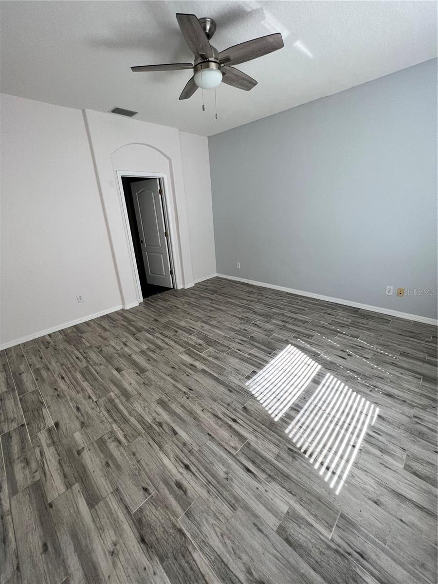 Image 9 of 14 For 7405 Surrey Wood Lane