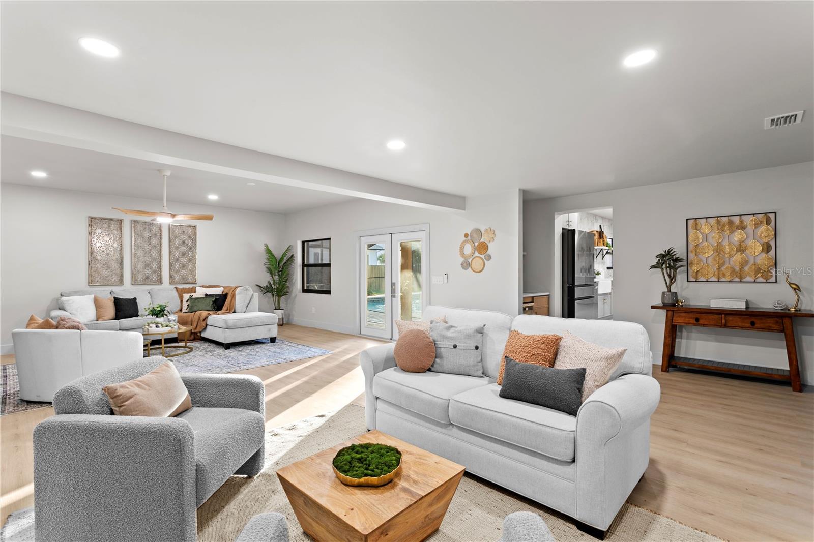 Listing photo id 21 for 4504 Lamb Avenue