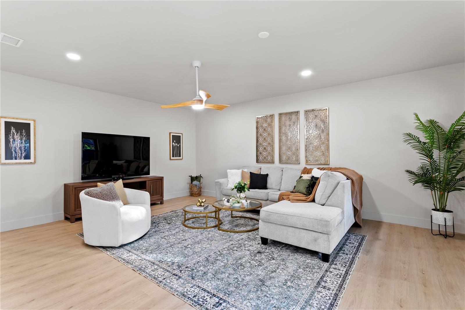 Listing photo id 23 for 4504 Lamb Avenue