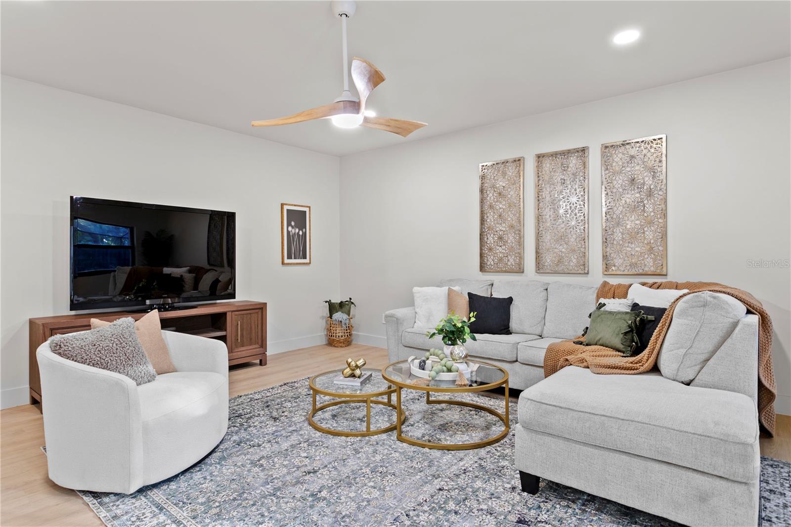 Listing photo id 24 for 4504 Lamb Avenue