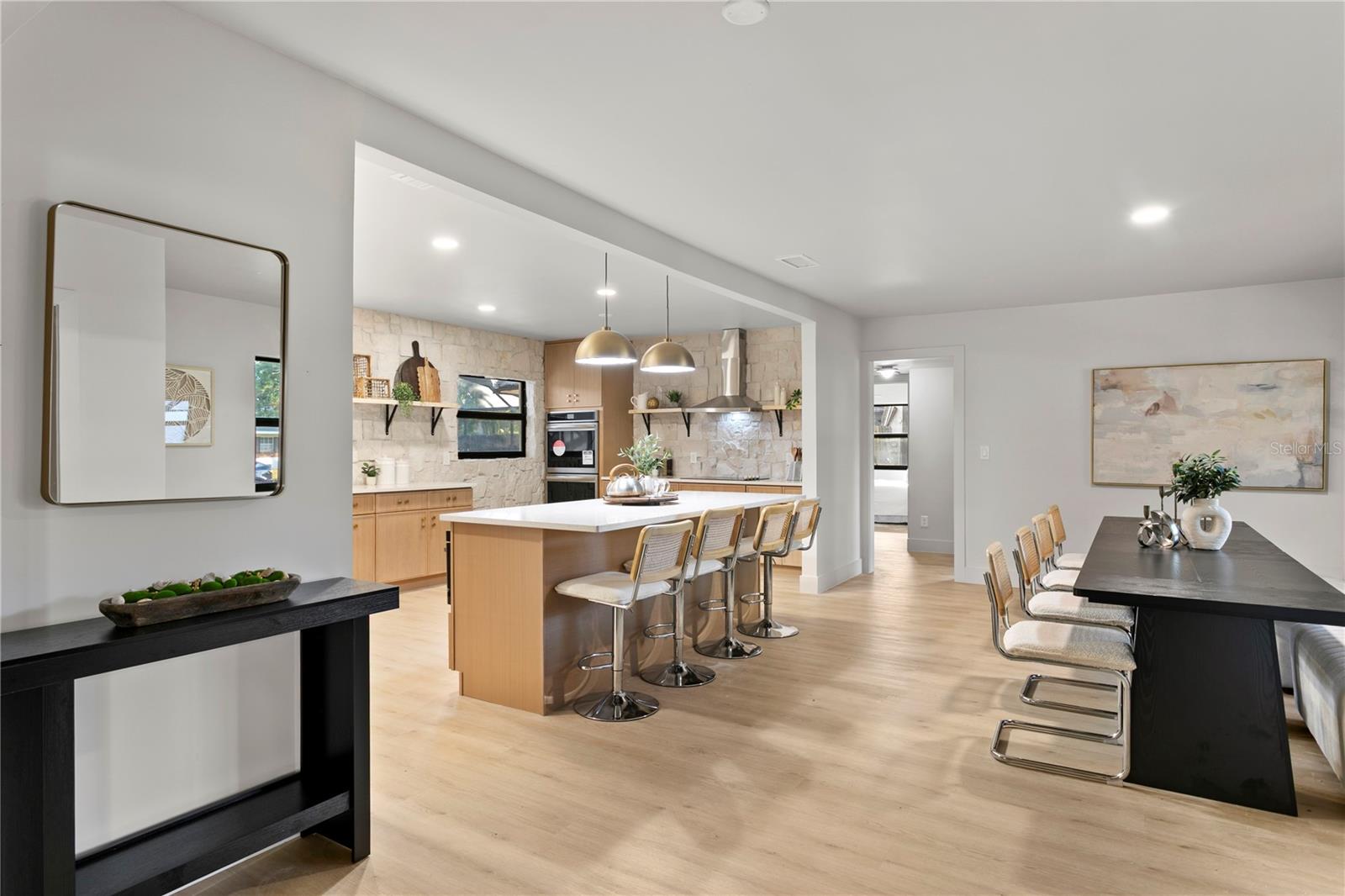 Listing photo id 1 for 4504 Lamb Avenue