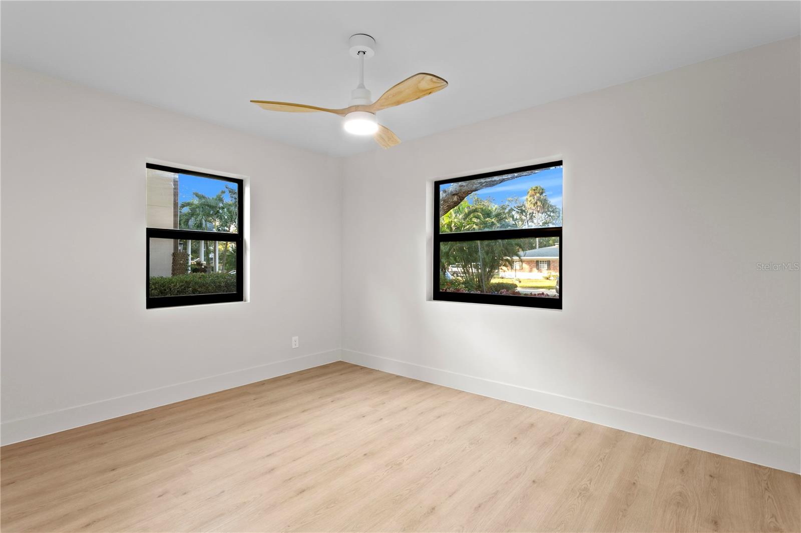 Listing photo id 32 for 4504 Lamb Avenue