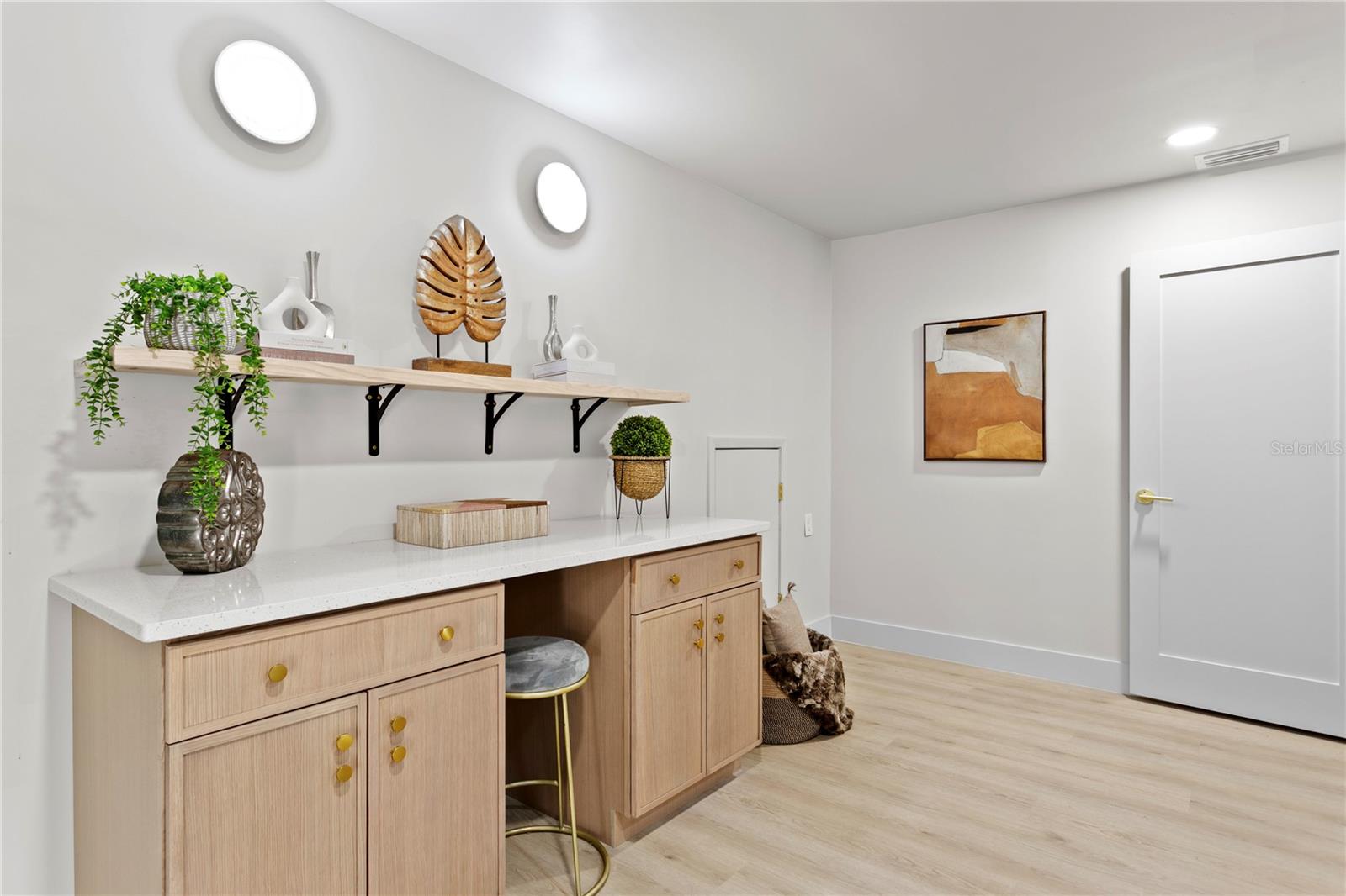 Listing photo id 36 for 4504 Lamb Avenue