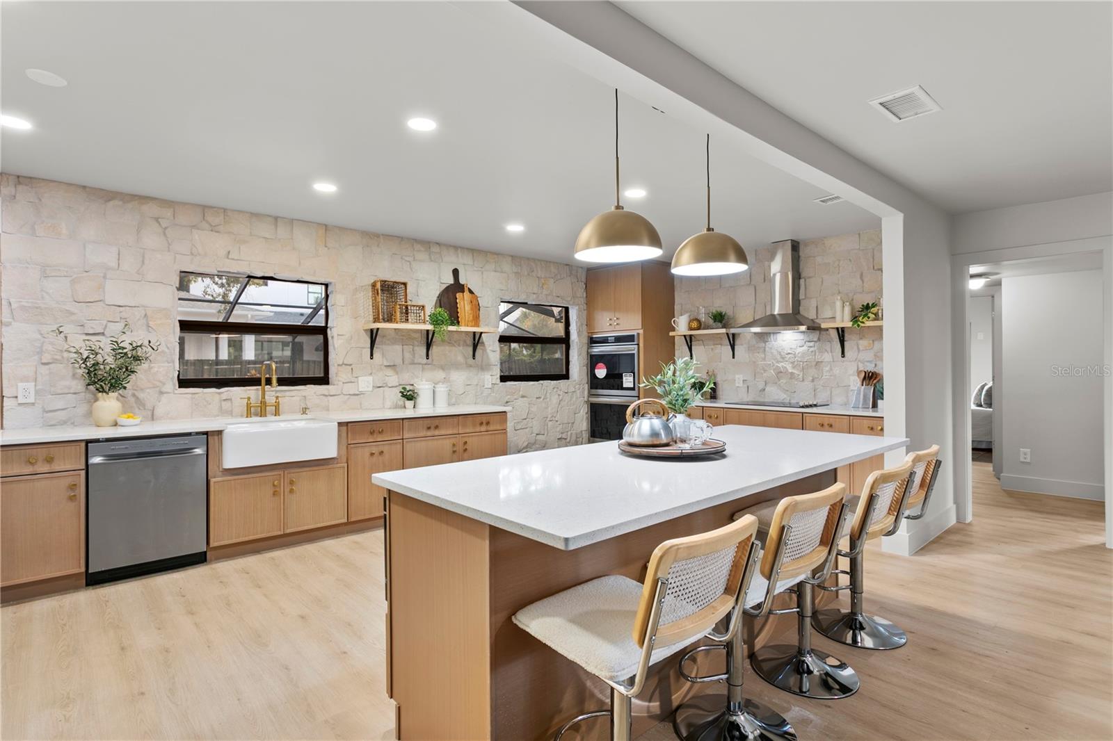 Listing photo id 2 for 4504 Lamb Avenue