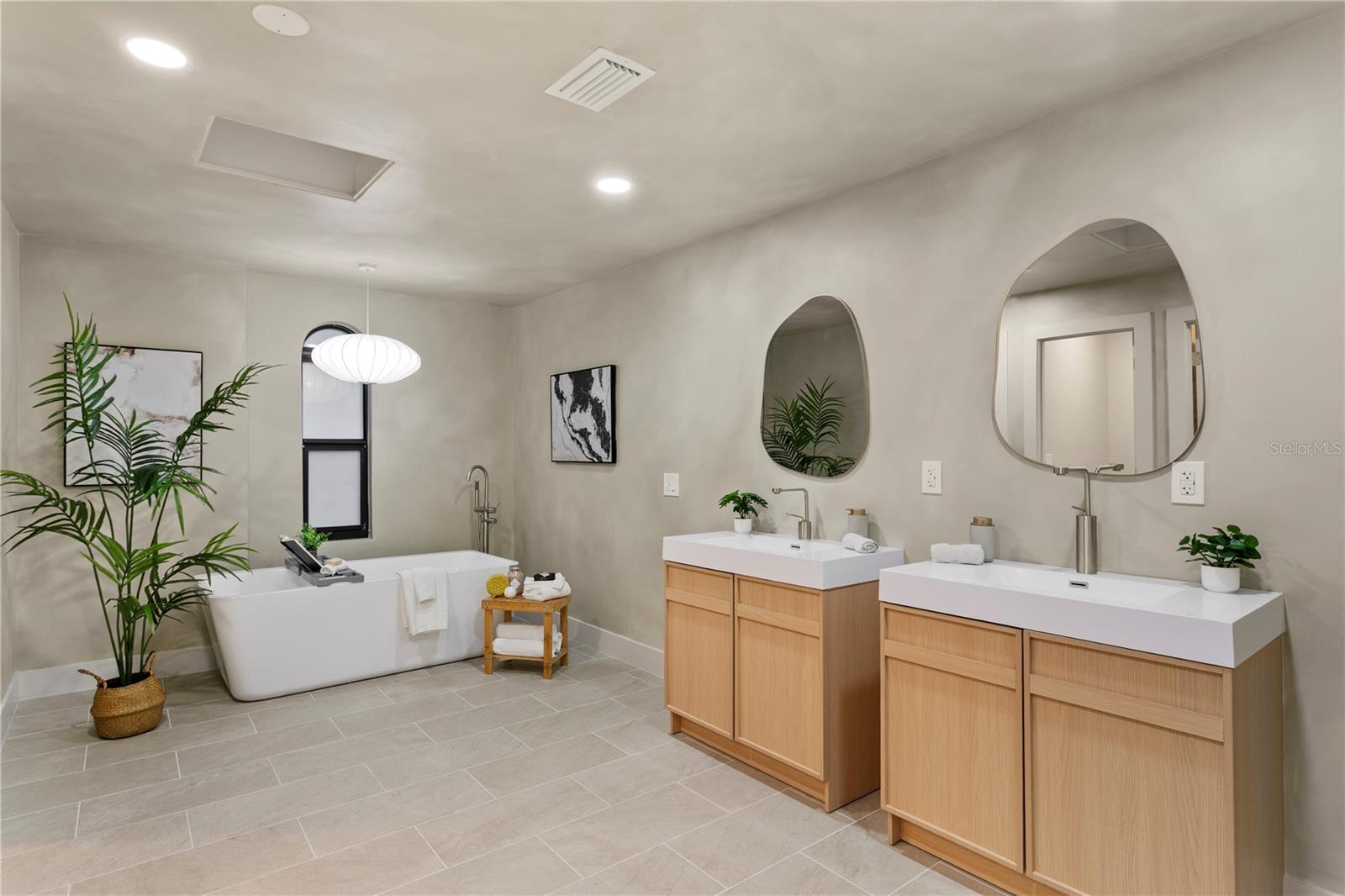 Listing photo id 42 for 4504 Lamb Avenue