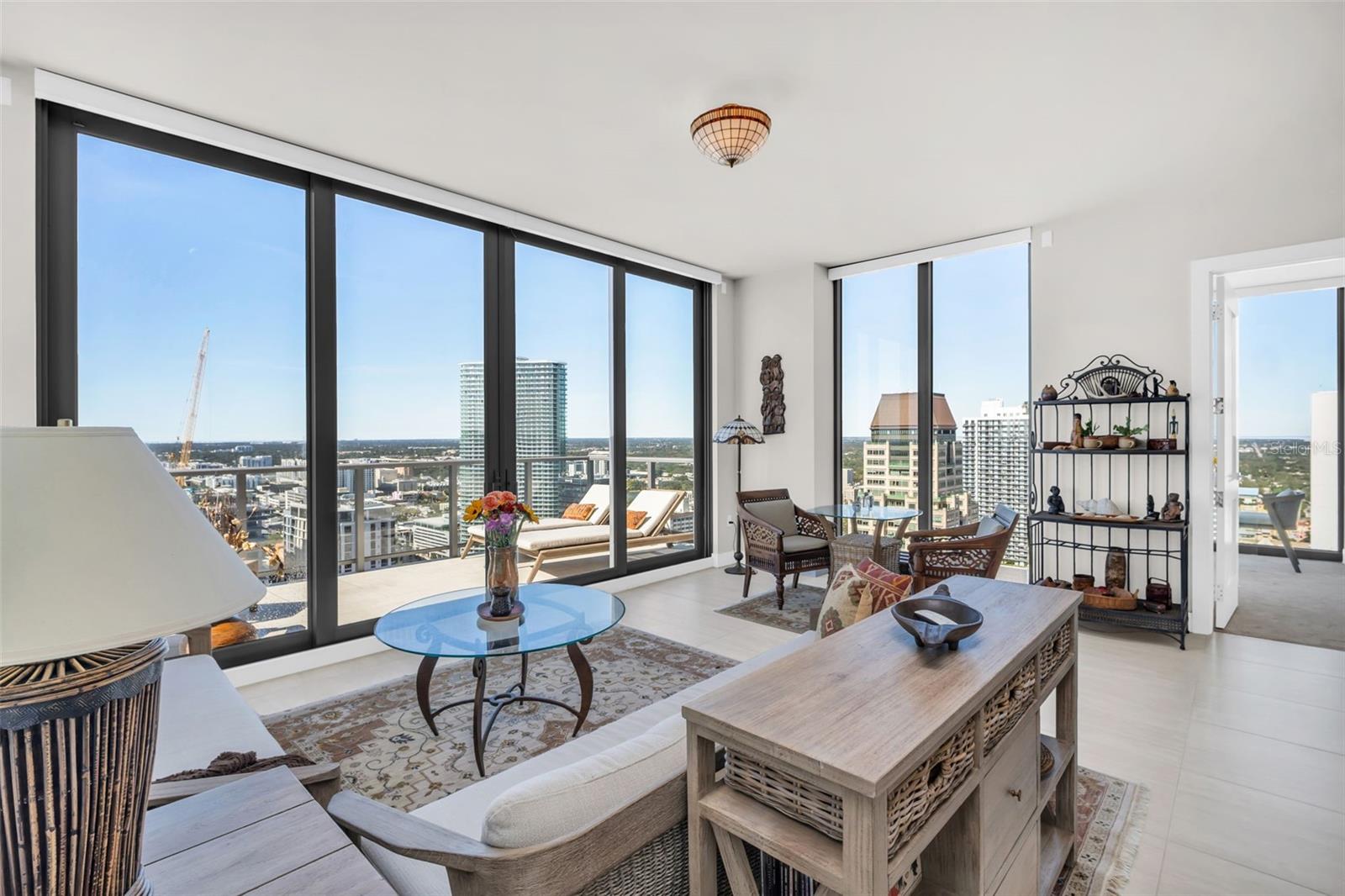 Listing photo id 13 for 301 1st Street S 3305