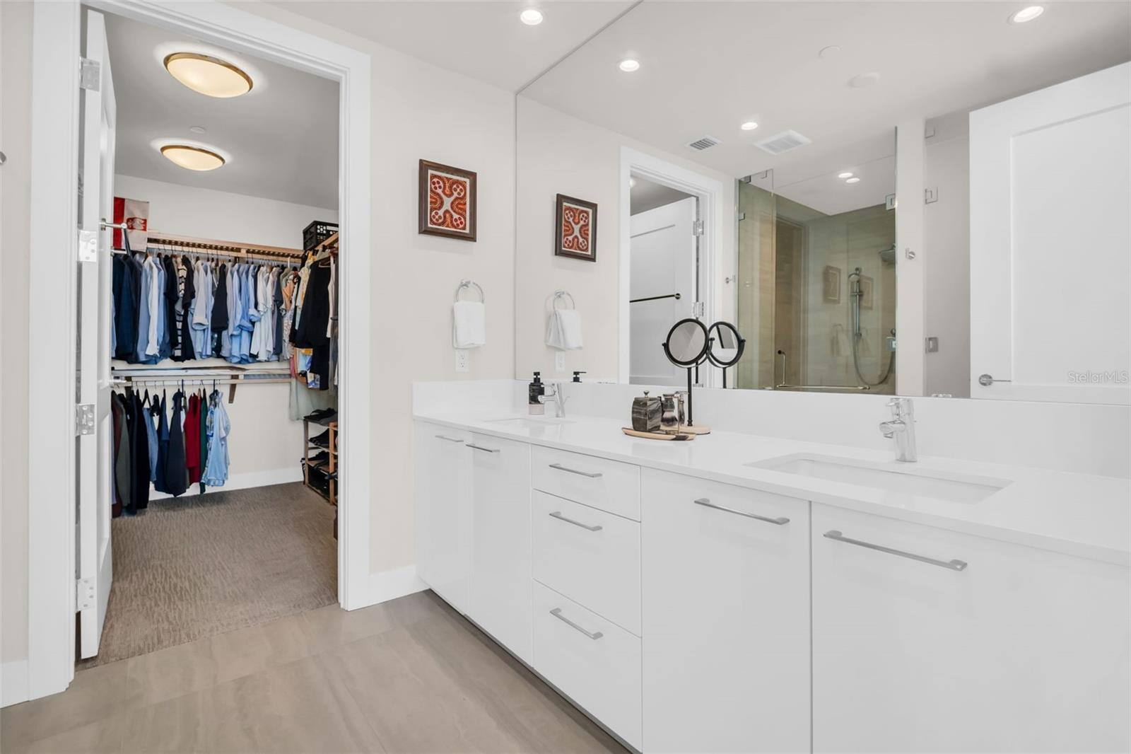 Listing photo id 19 for 301 1st Street S 3305