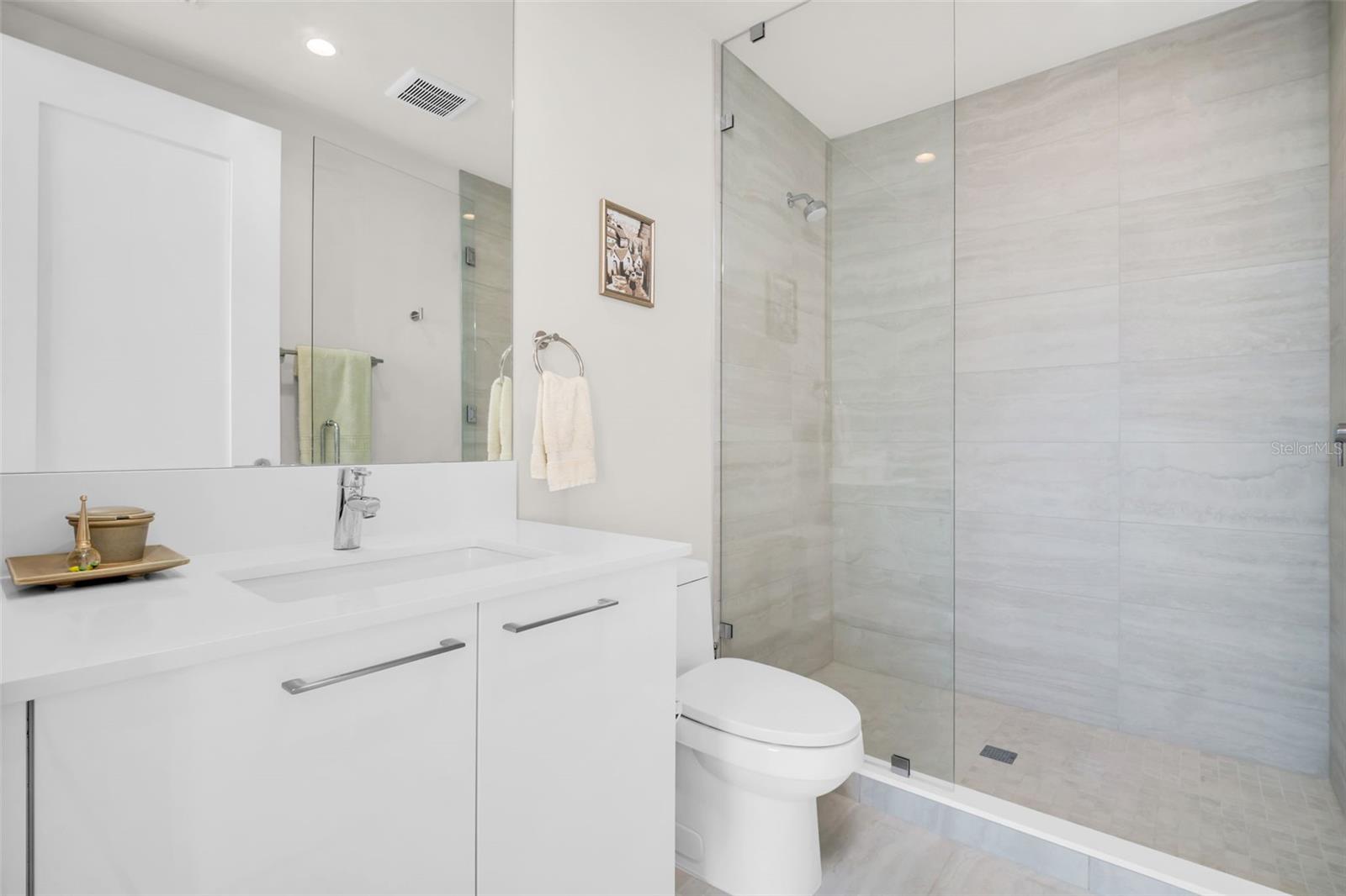 Listing photo id 27 for 301 1st Street S 3305