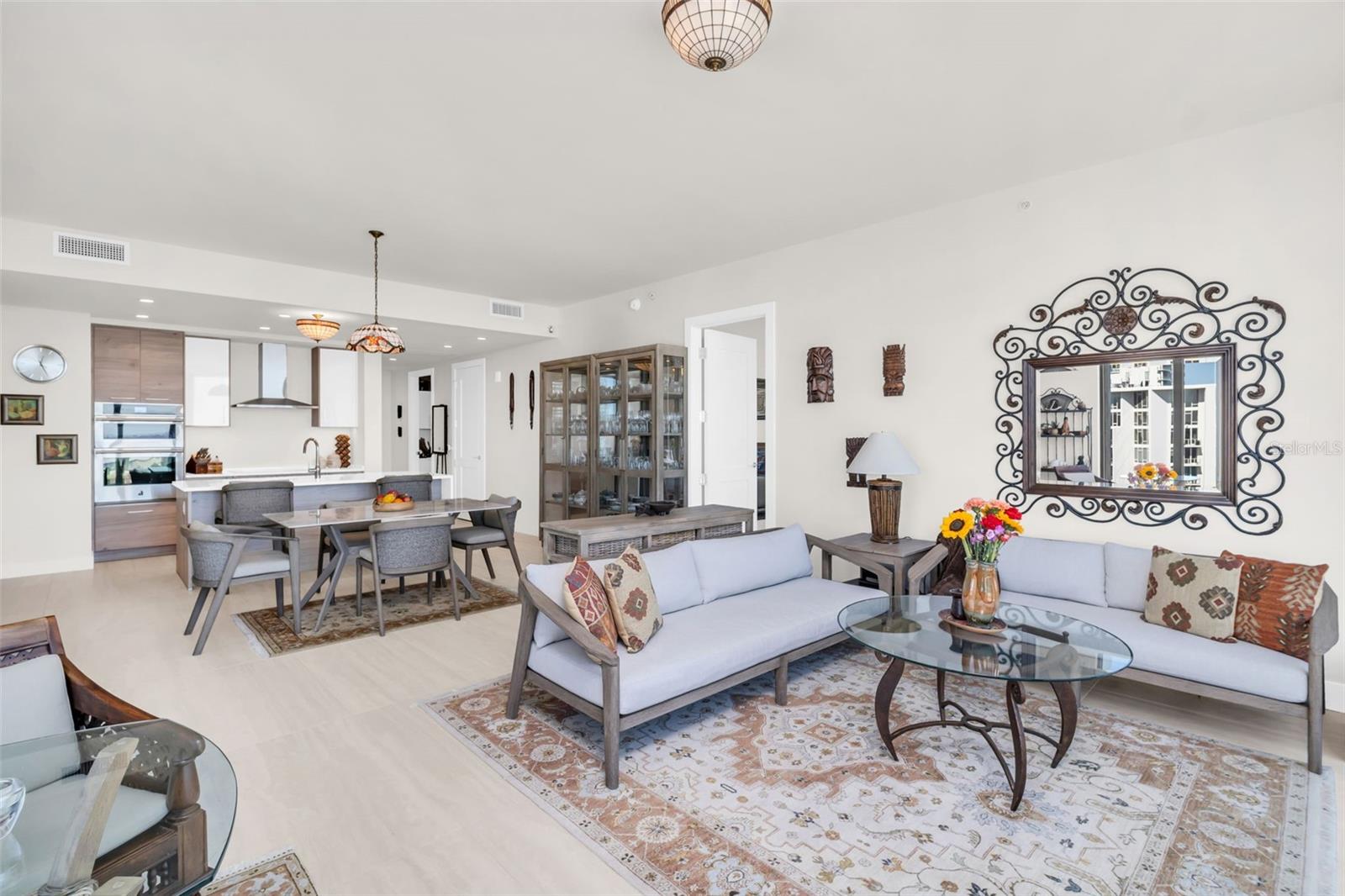 Listing photo id 1 for 301 1st Street S 3305