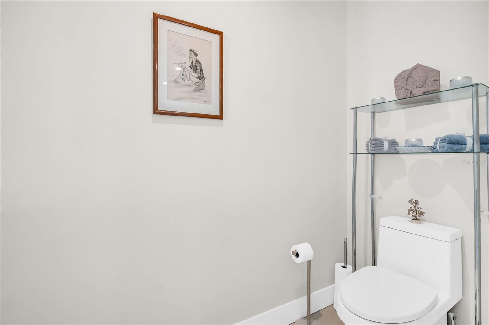 Listing photo id 31 for 301 1st Street S 3305