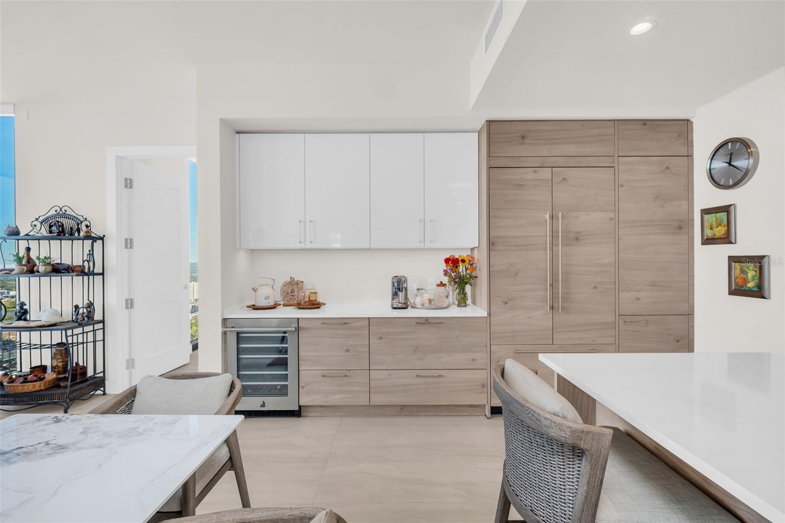 Listing photo id 5 for 301 1st Street S 3305