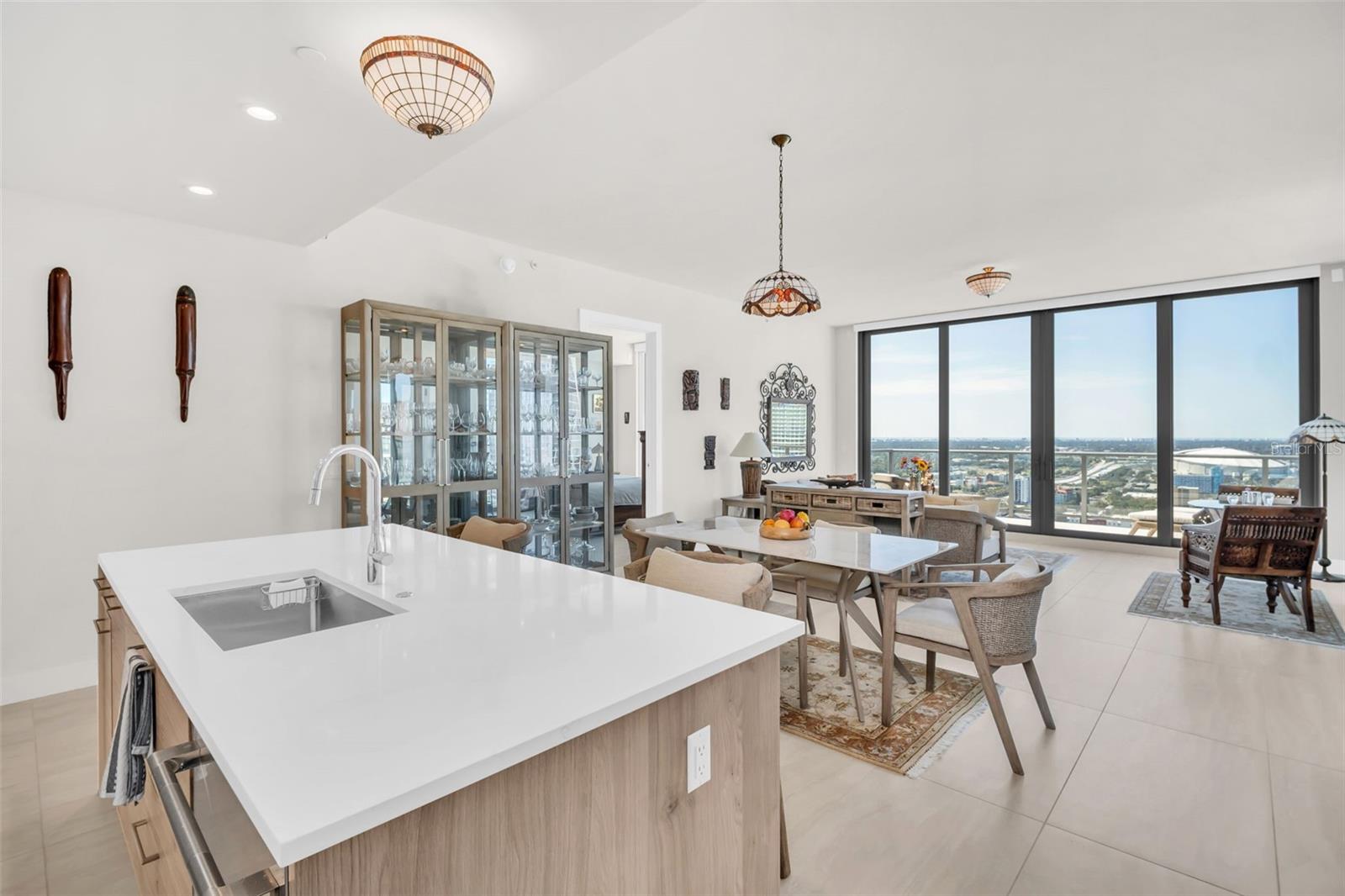 Listing photo id 6 for 301 1st Street S 3305