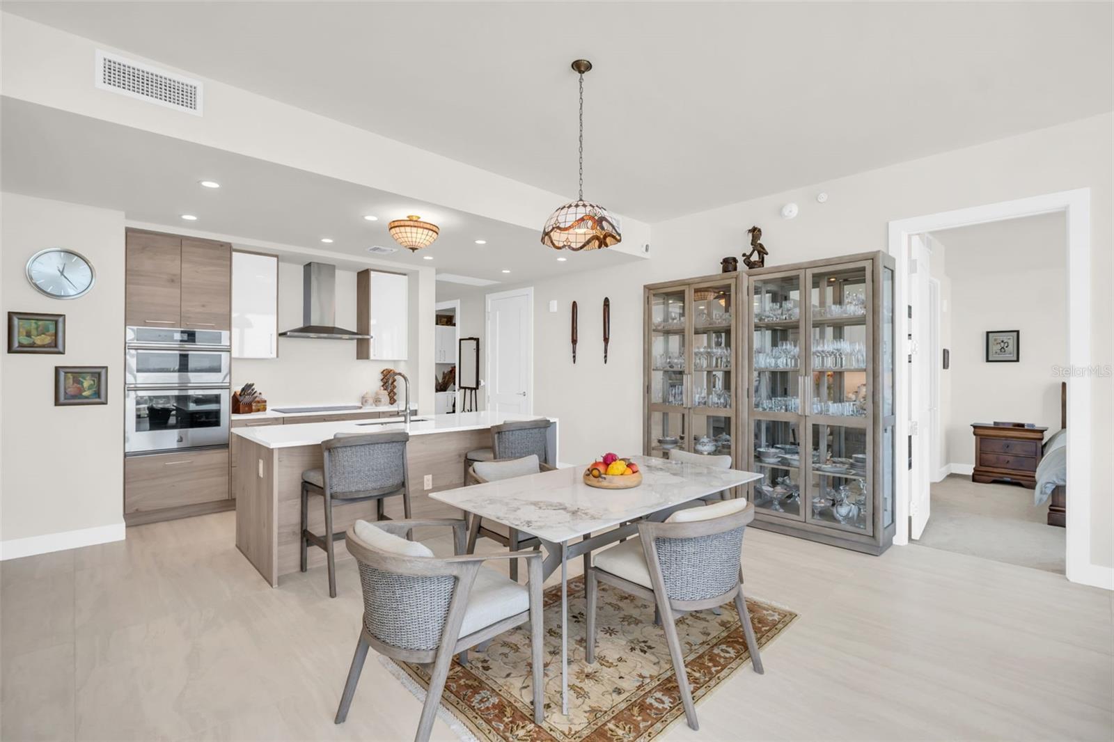 Listing photo id 7 for 301 1st Street S 3305