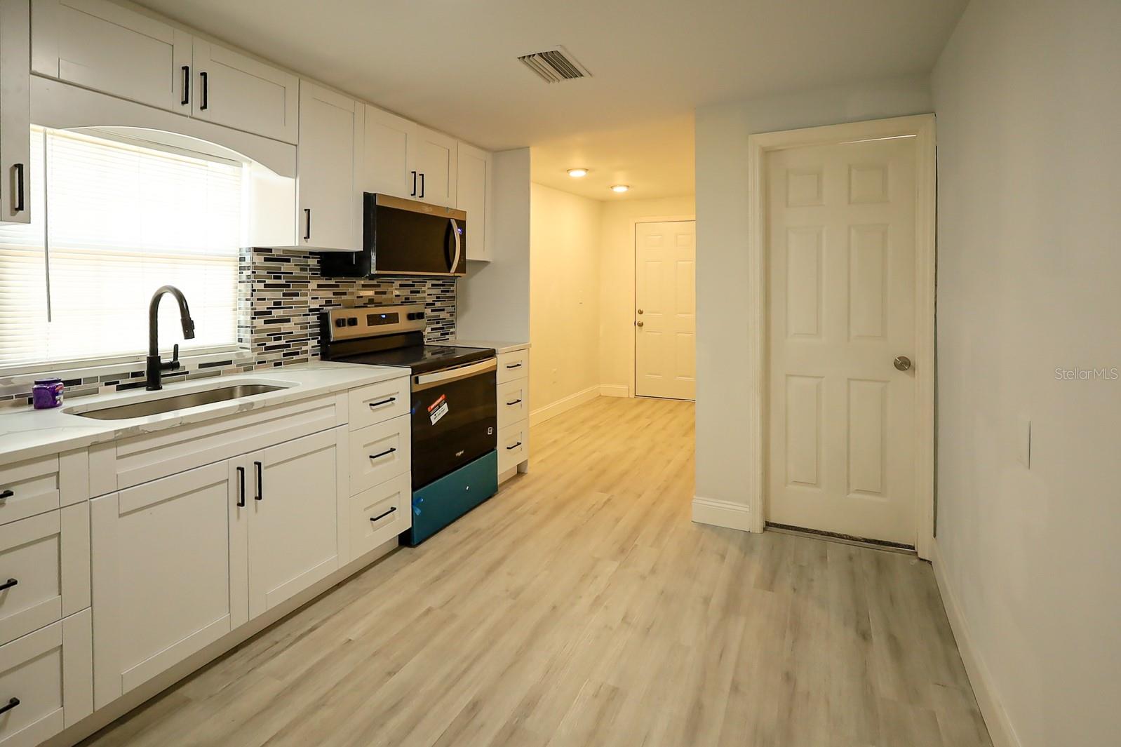 Image 7 of 22 For 6511 24th Avenue S